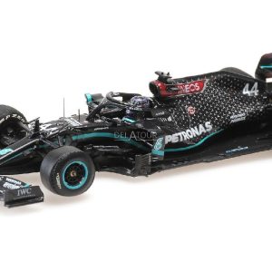 voiture de course formule 1 noire