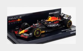 voiture de course formule 1 mauvce