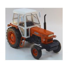 tracteur agricole orange et blanc