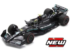 voiture de course formule 1 noire