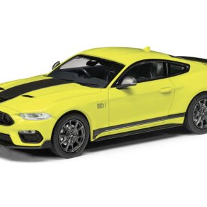 voiture de sport coupe jaune et noire