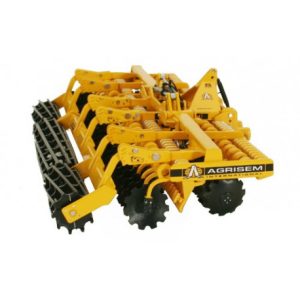 machine agricole jaune