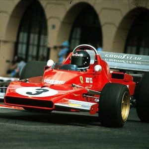 vieille voiture de course italienne formule 1 rouge