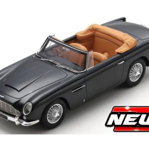 vieille voiture de sport cabriolet gris