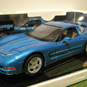 vieille voiture coupe bleu