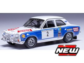 vieille voiture de rallye bleu et blanche