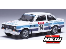 vieille voiture de rallye blanche et bleu
