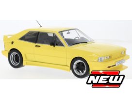 vieille voiture allemande coupe jaune