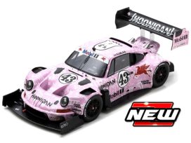 voiture de course rose