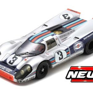 vieille voiture de course grise