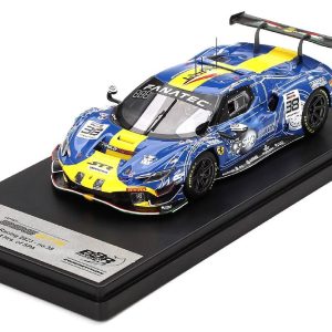 voiture de course bleu et jaune