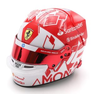 casque rouge de pilote de formule 1