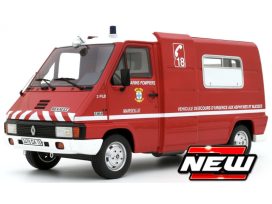 vieux camion de pompiers rouge