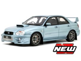 vieille voiture de sport bleu clair