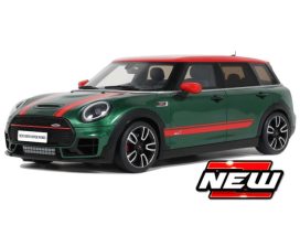 voiture anglaise verte et rouge