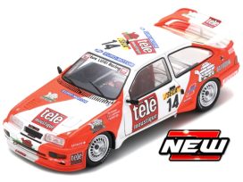 vieille voiture de course rouge et blanche