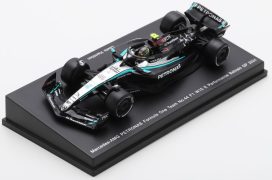 voiture de course formule 1 grise et verte