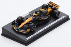 voiture de course formule 1 orange