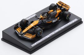 voiture de course formule 1 orange