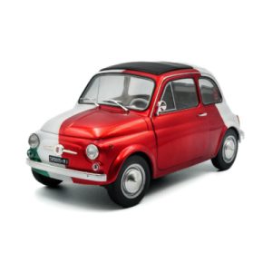 vieille petite voiture italienne
