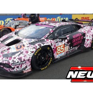 voiture de course rose et blanche