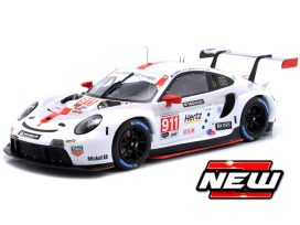 voiture de course allemande coupe blanche