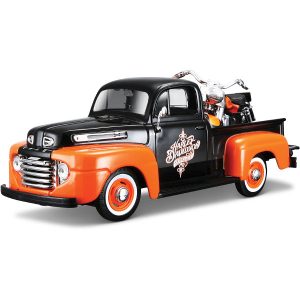 vieux pick up orange et noire