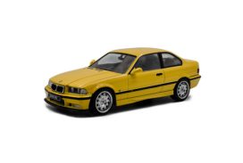 vieille voiture de sport coupe jaune
