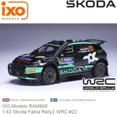 voiture de rallye verte et noire