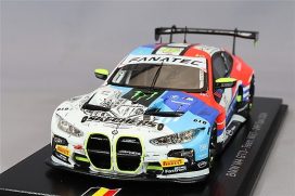 voiture de sport coupe allemande rouge bleu et blanche