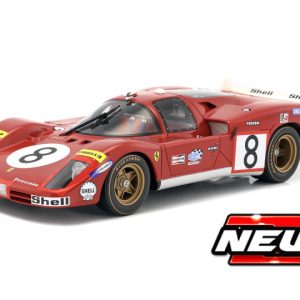 vieille voiture de course italienne rouge