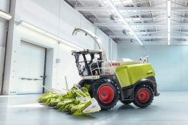 grosse machine agricole verte