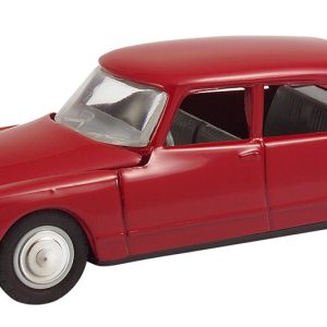 vieille voiture française rouge