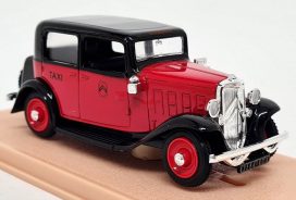 vieille voiture taxi français rouge et noire