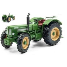 vieux tracteur agricole vert