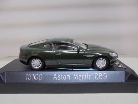 vieille voiture anglaise coupe verte