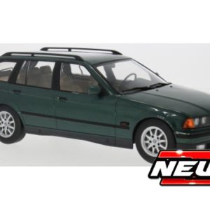 vieille voiture break allemande verte