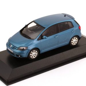 vieille voiture bleu