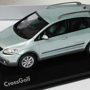 vieille voiture grise