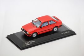 vieille voiture allemande rouge