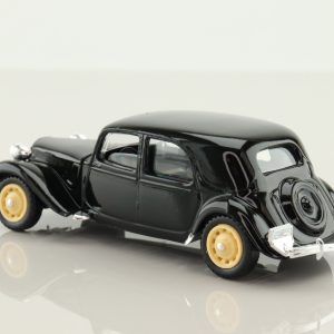 voiture limousine noire vieille française