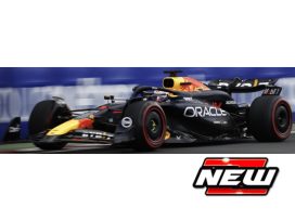 voiture de course formule 1 mauve