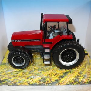 gros tracteur agricole rouge