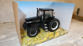 vieux tracteur agricole noire