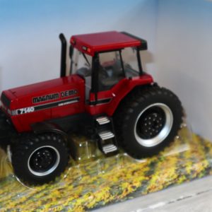 gros tracteur agricole rouge