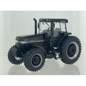 vieux tracteur agricole noir