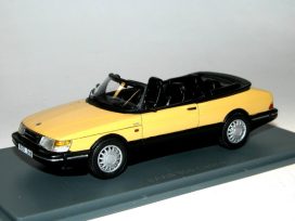 vieille voiture suedoise cabriolet jaune