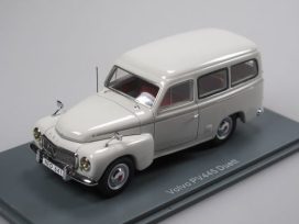 vieille voiture suedoise break grise