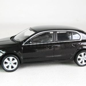 vieille voiture berline noir