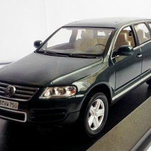 vieille voiture jeep verte